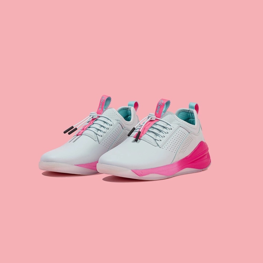 CLOVE nursing shoes